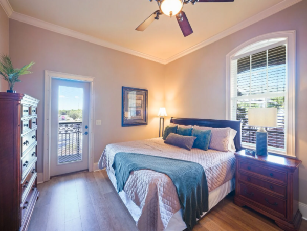 Luxurious Coastal Retreat in Miramar Beach - 7-Bedroom Home Near Beach